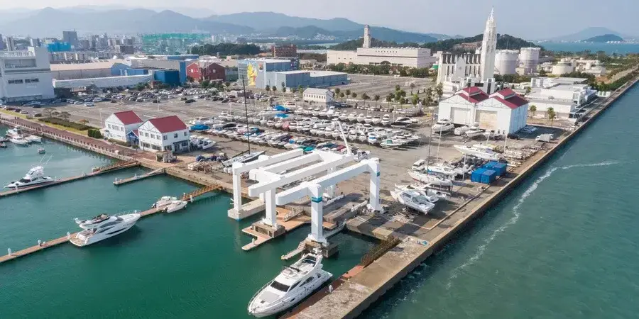 マリーナスタッフ 西福岡マリーナ マリノア